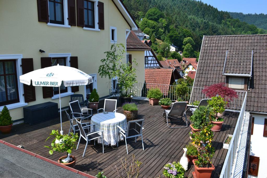 Hotel Gasthaus Zur Krone Weisenbach Exterior foto